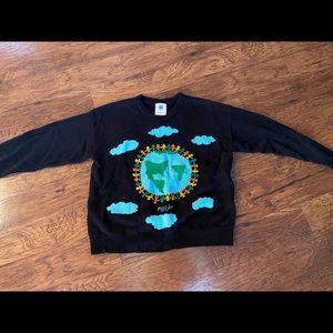 Fun oversized earth sweater